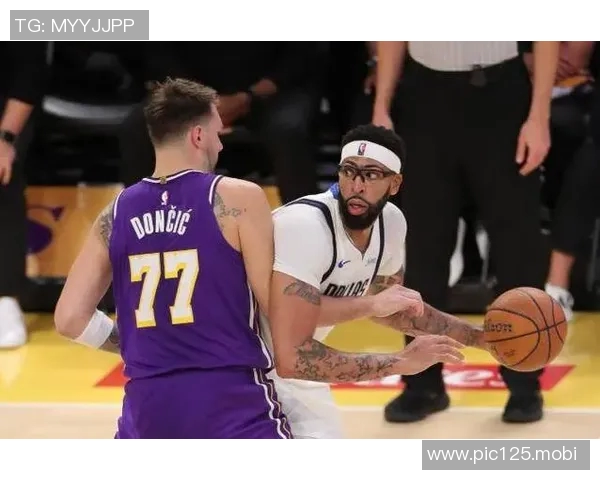 NBA全明星分队！詹库杜联手，对抗约基奇东契奇领衔的国际纵队